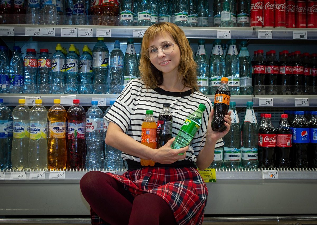 girl, the drinks, supermarket, coca cola, fanta, sprite, pepsi, bottle, soda, shelves, racks, shop, grocery, shopping, shopping center, consumer, buyer, products, young woman, coca-cola, counters, shelving, buy, supermarket, coca cola, coca cola, coca cola, coca cola, coca cola, fanta, sprite, pepsi, pepsi, soda, coca-cola