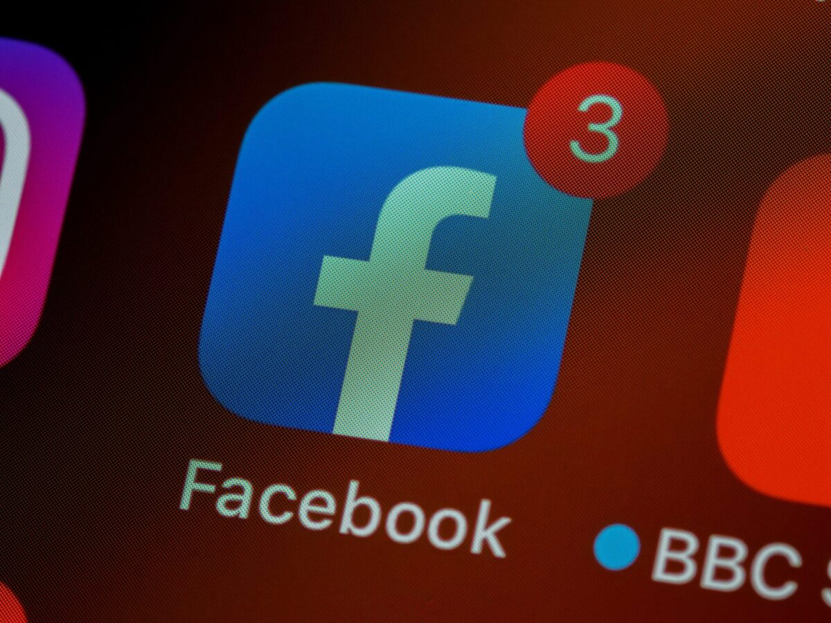 META MELTDOWN: Facebook and Instagram go dark